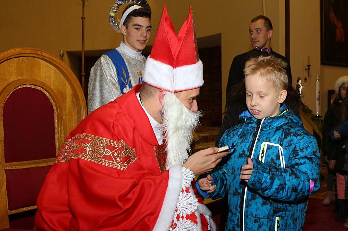200 dzieci uczestniczyło w spotkaniu ze św. Mikołajem