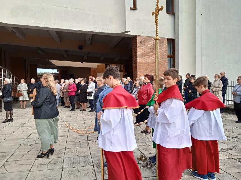 Tradycyjna procesja różańcowa naszej parafii