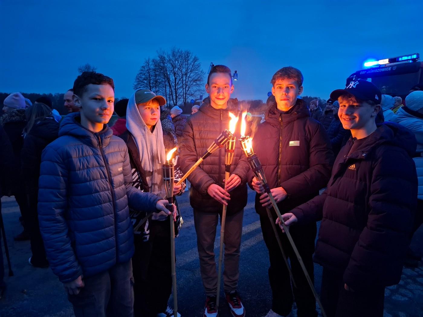 Nasza Oaza i lektorzy na plenerowej Drodze Krzyżowej